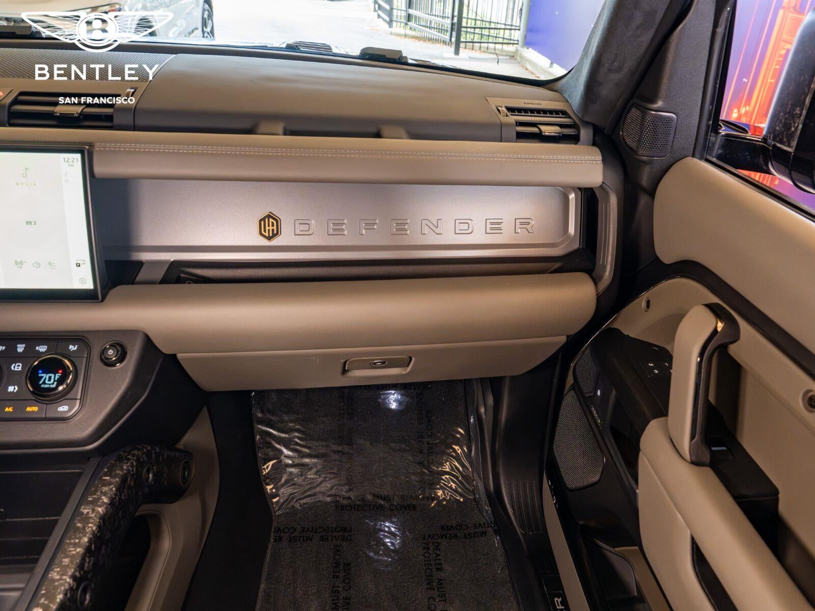 2025 Land Rover Defender URBAN OCTA Edition One