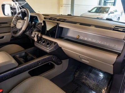 2025 Land Rover Defender URBAN OCTA Edition One