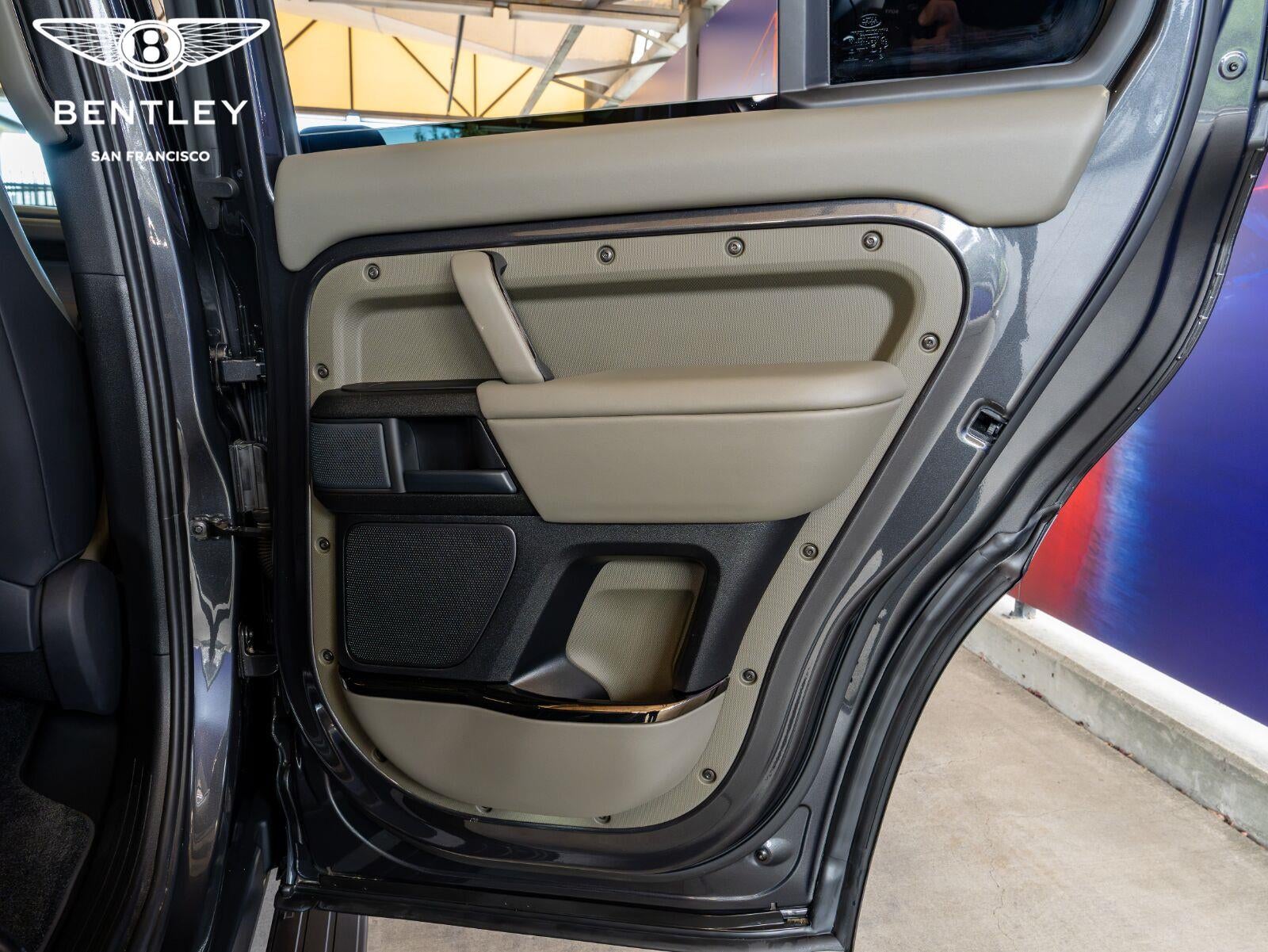 2025 Land Rover Defender URBAN OCTA Edition One