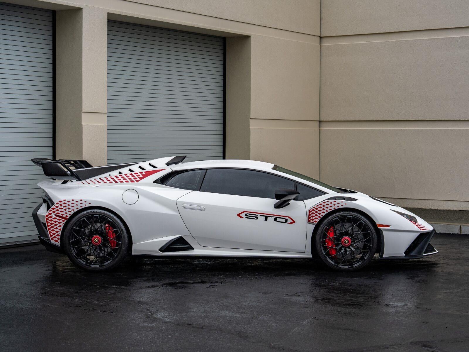 2022 Lamborghini Huracan STO - Photo 13
