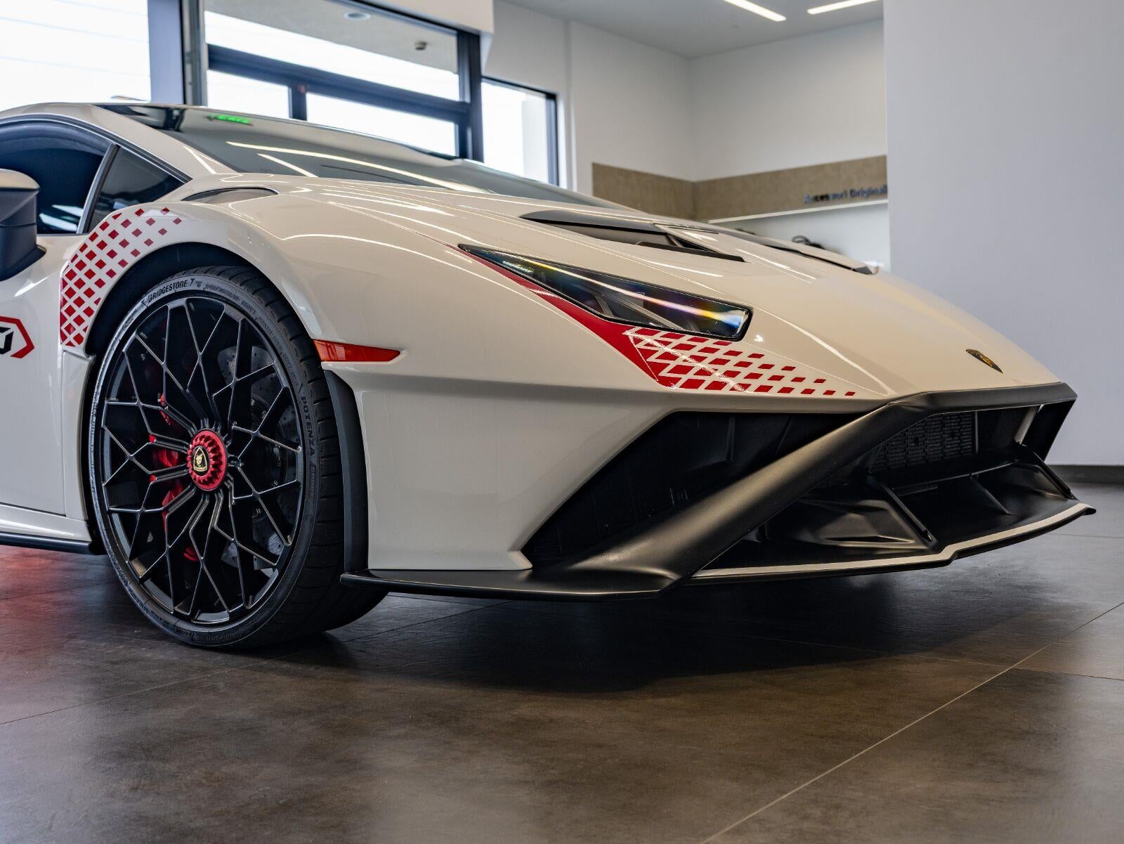 2022 Lamborghini Huracan STO - Photo 28