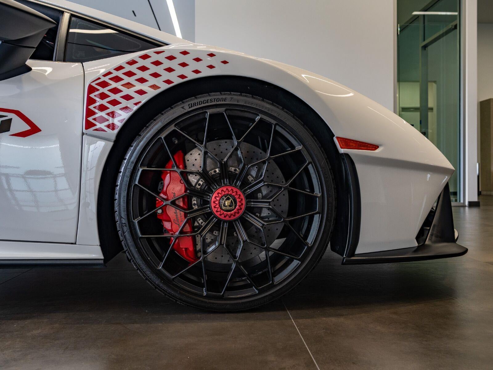 2022 Lamborghini Huracan STO - Photo 29