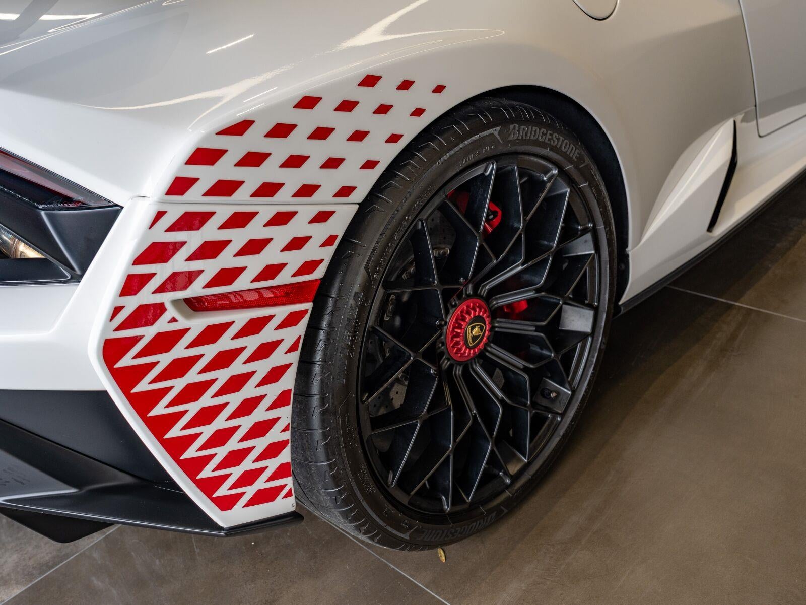 2022 Lamborghini Huracan STO - Photo 31