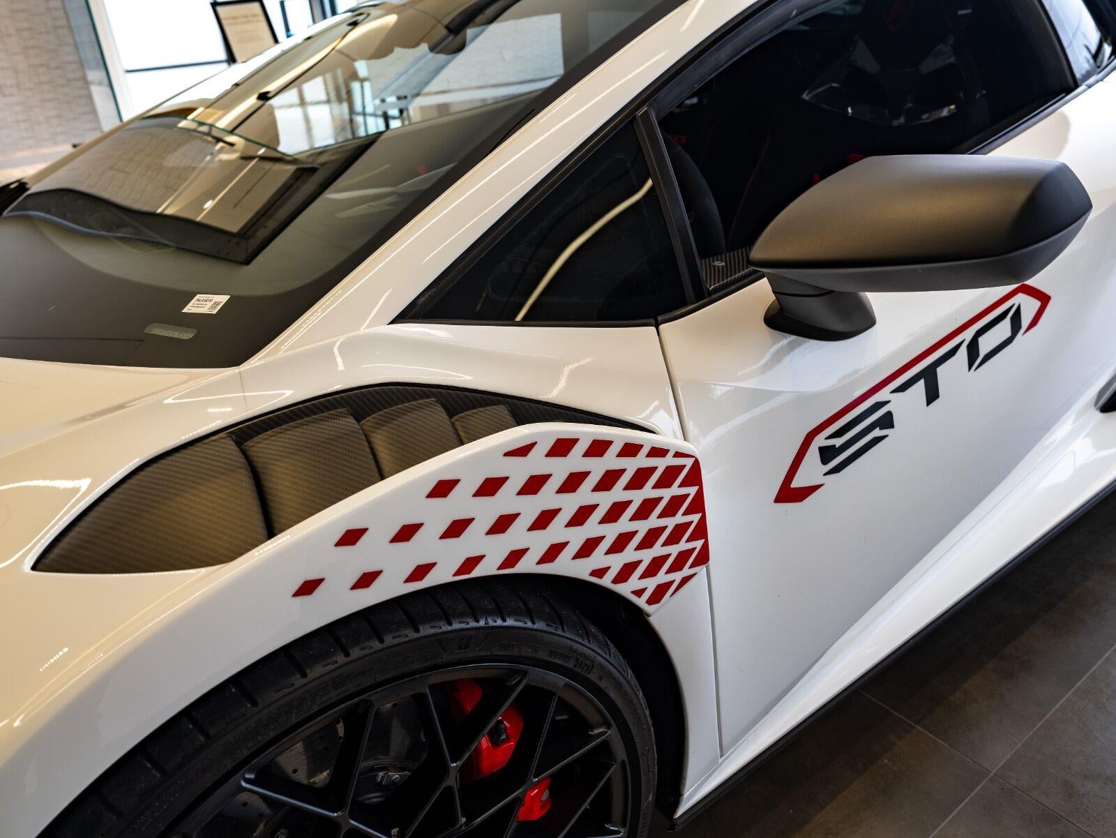 2022 Lamborghini Huracan STO - Photo 47