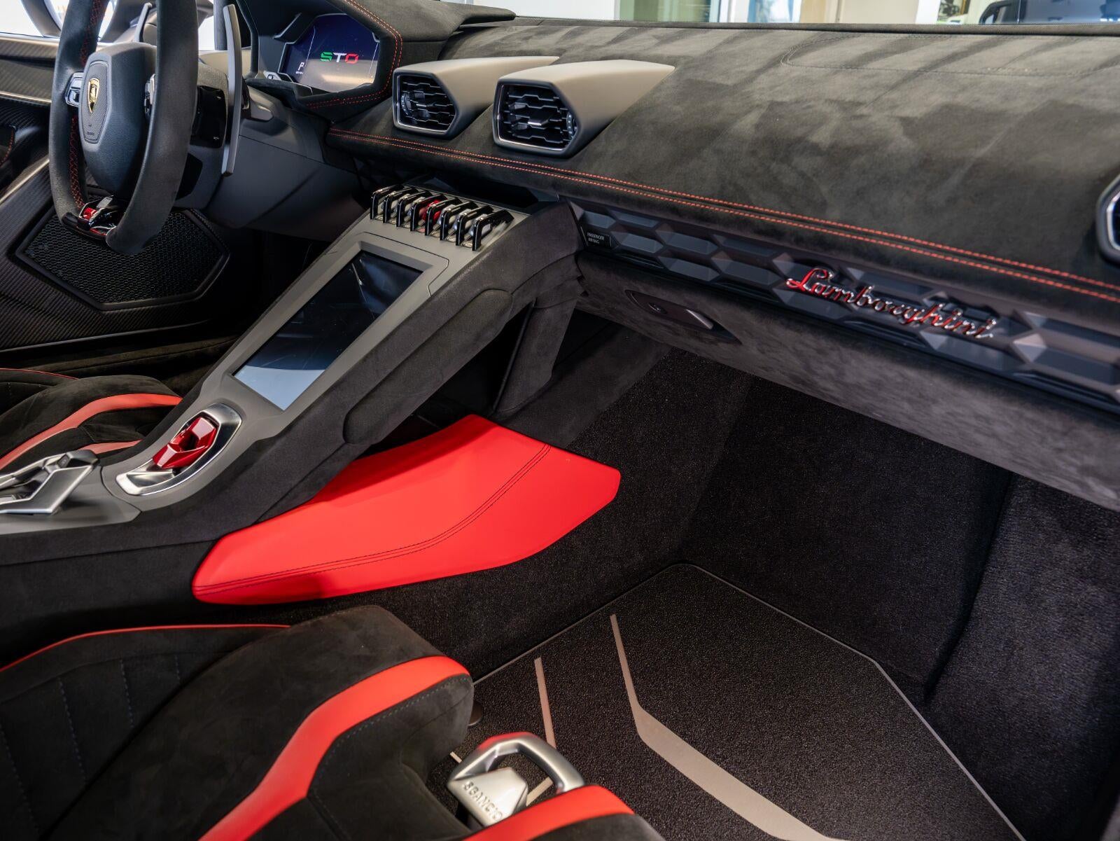 2022 Lamborghini Huracan STO - Photo 93