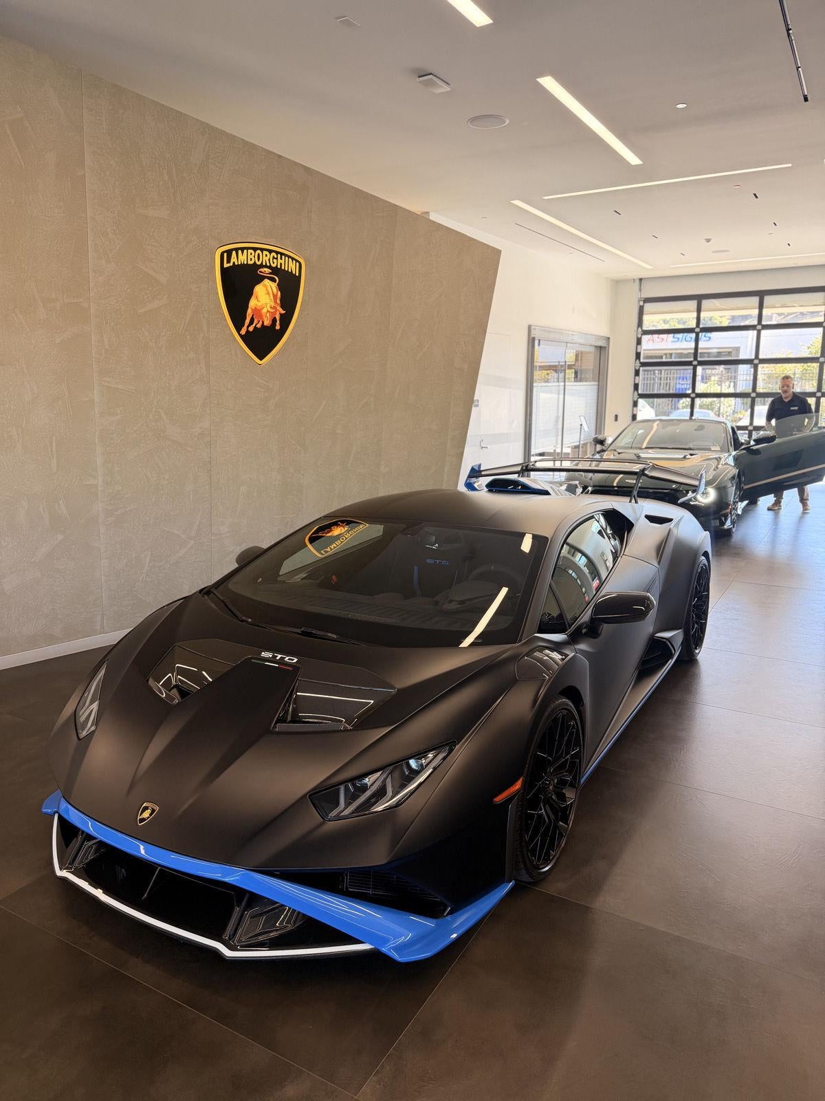 2024 Lamborghini Huracan STO Coupe