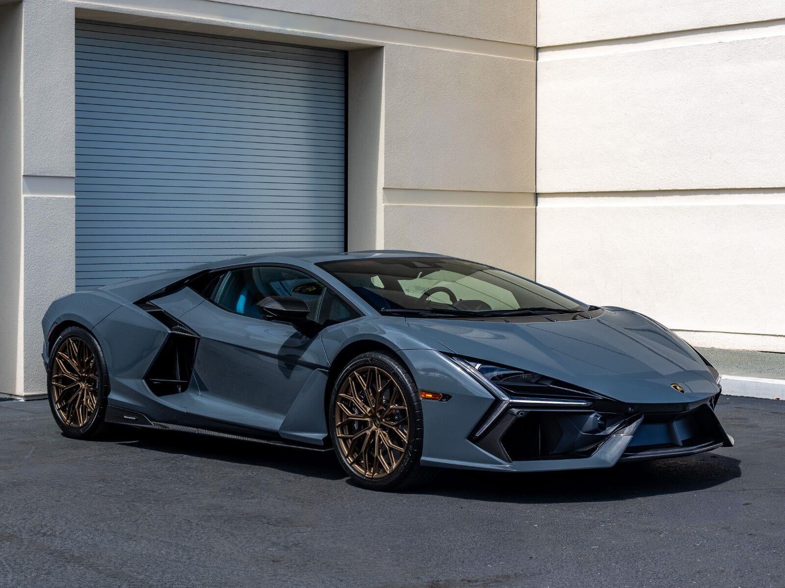2026 Lamborghini Revuelto