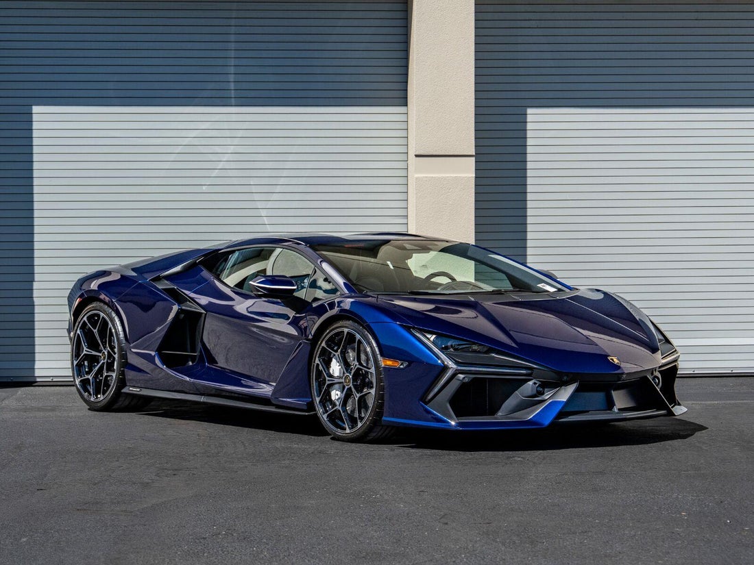 2026 Lamborghini Revuelto Coupe — photo 1 of 27