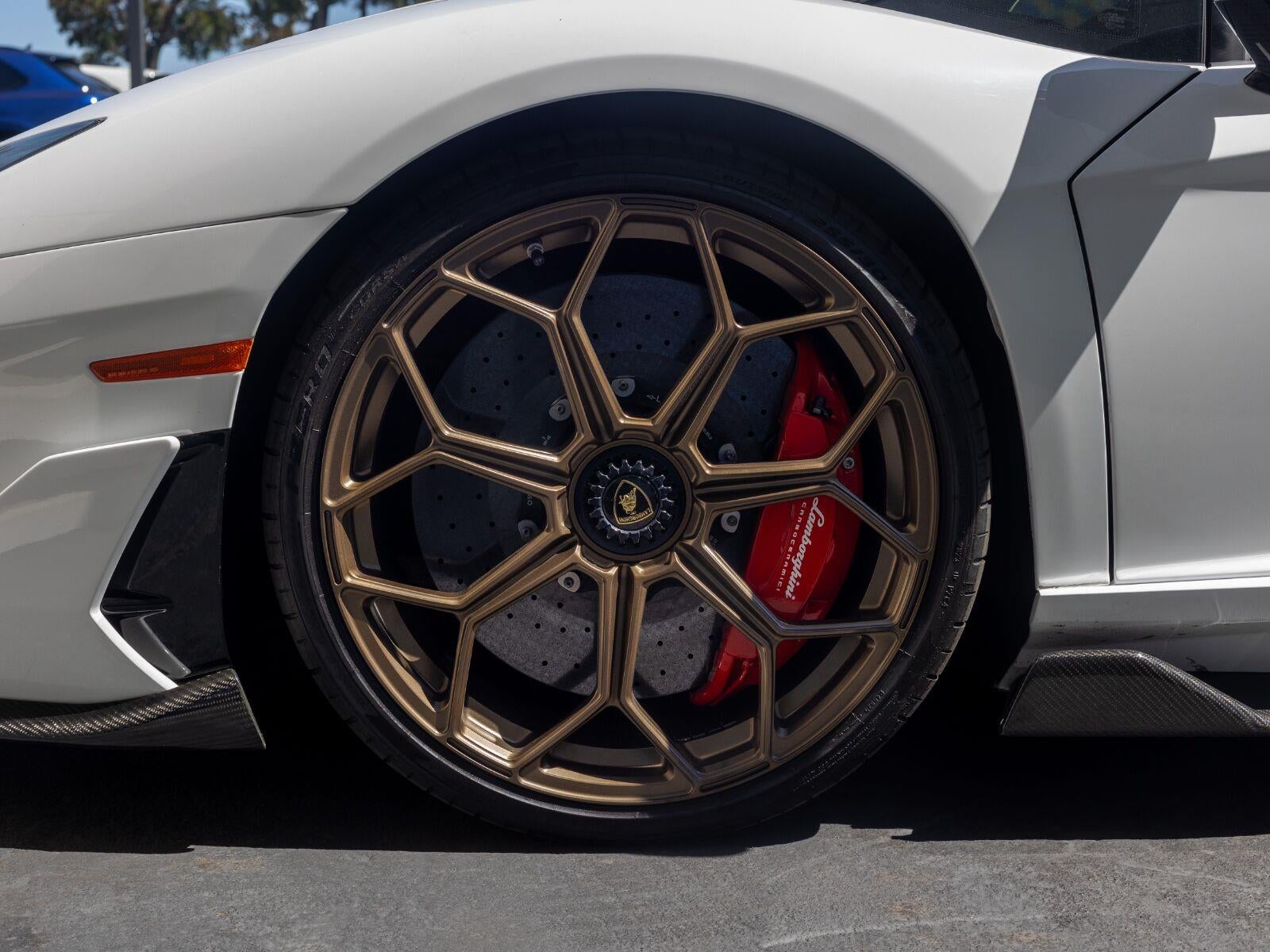 2020 Lamborghini Aventador SVJ Roadster