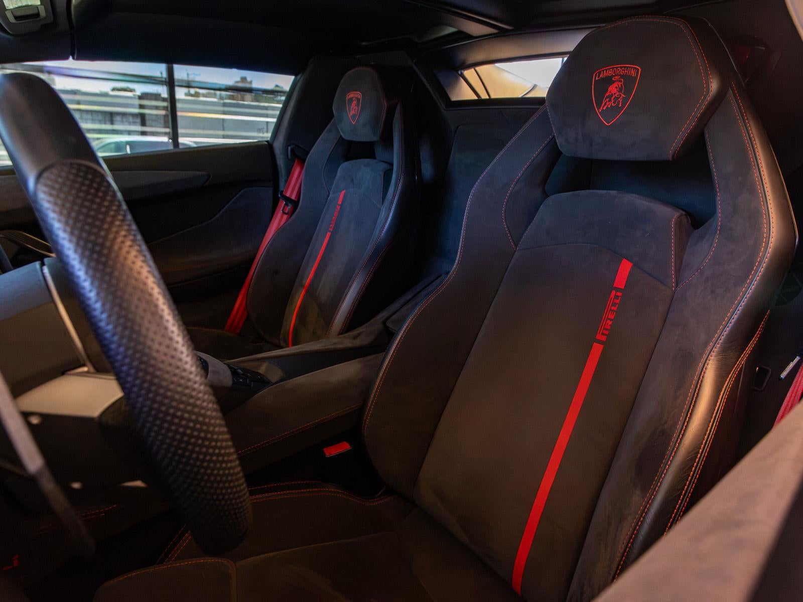 2016 Lamborghini Aventador LP 700-4 Pirelli Edition