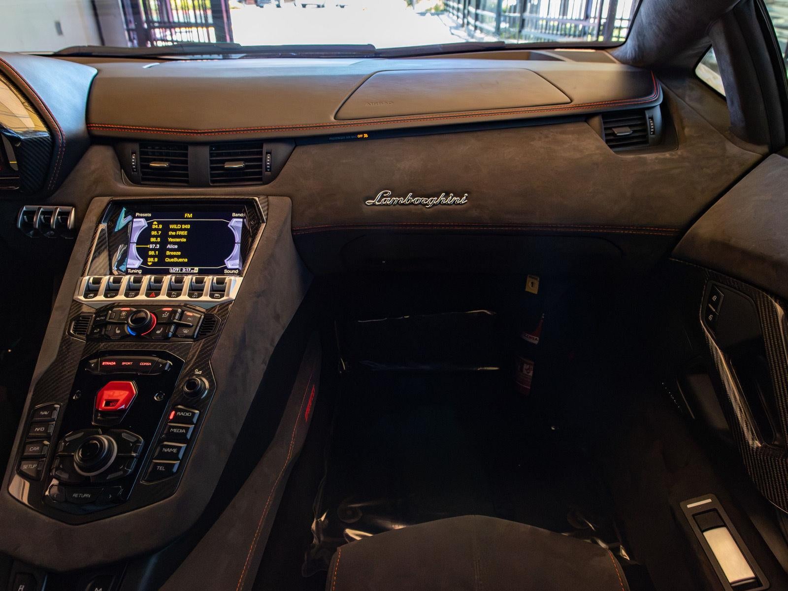 2016 Lamborghini Aventador LP 700-4 Pirelli Edition