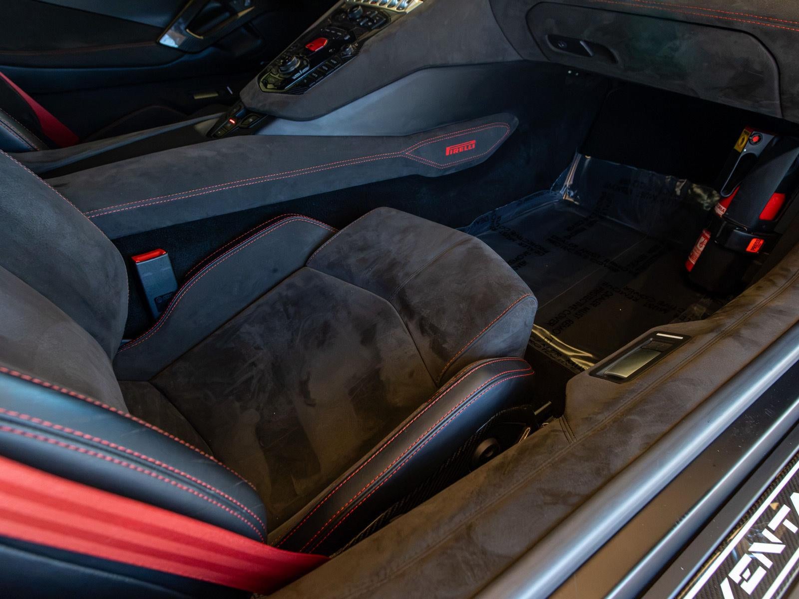 2016 Lamborghini Aventador LP 700-4 Pirelli Edition