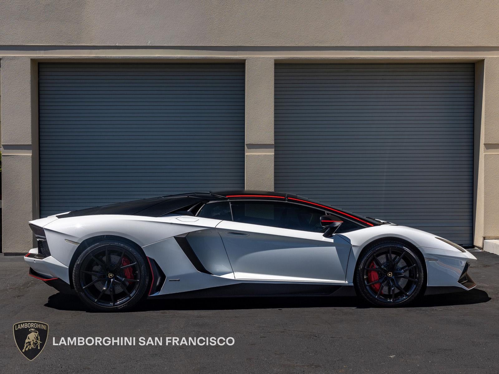 2016 Lamborghini Aventador LP 700-4 Pirelli Edition