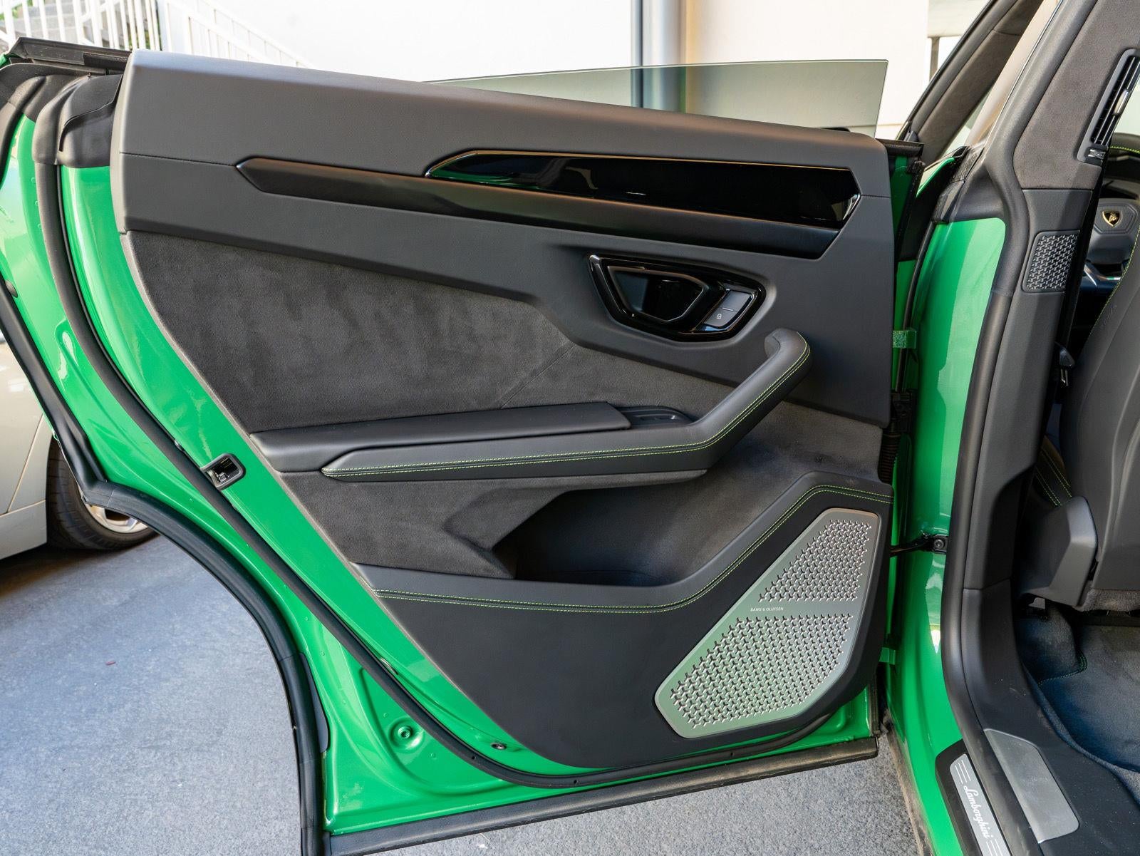 2025 Lamborghini Urus SE