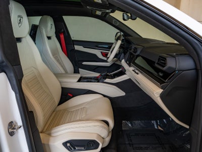 2025 Lamborghini Urus SE