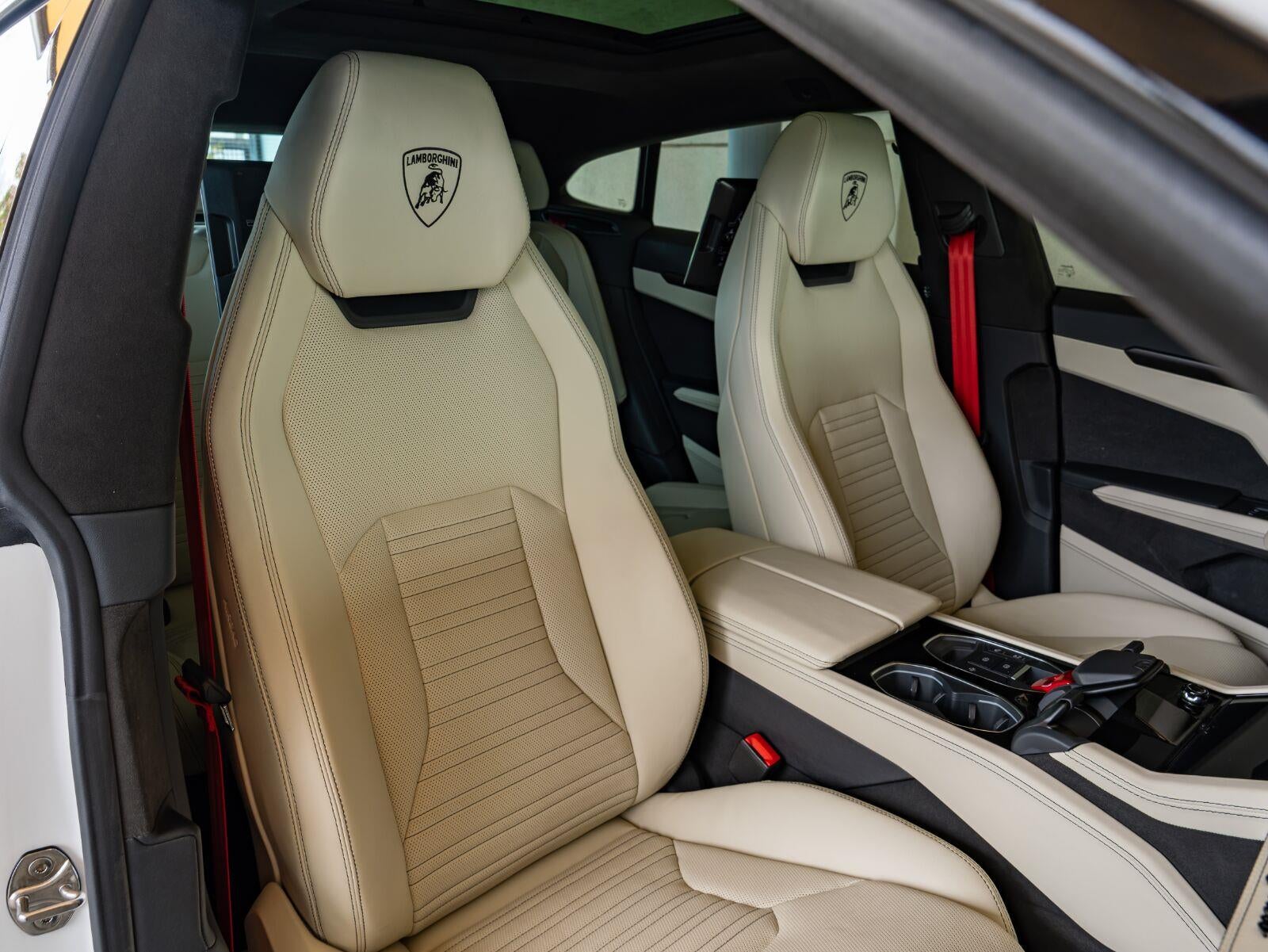 2025 Lamborghini Urus SE