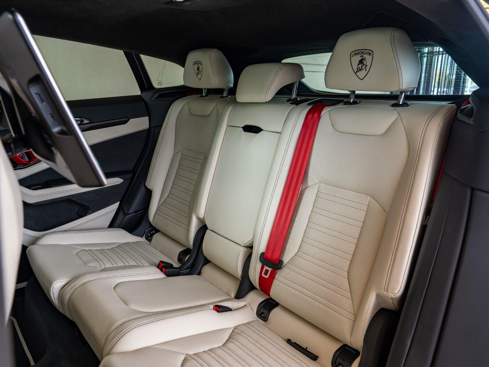 2025 Lamborghini Urus SE