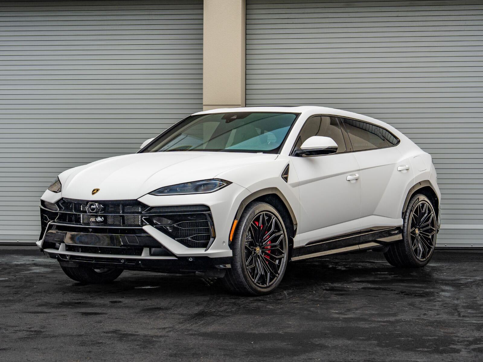 2025 Lamborghini Urus SE