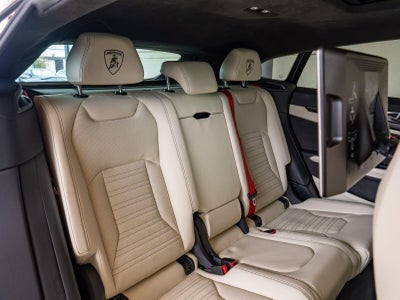 2025 Lamborghini Urus SE