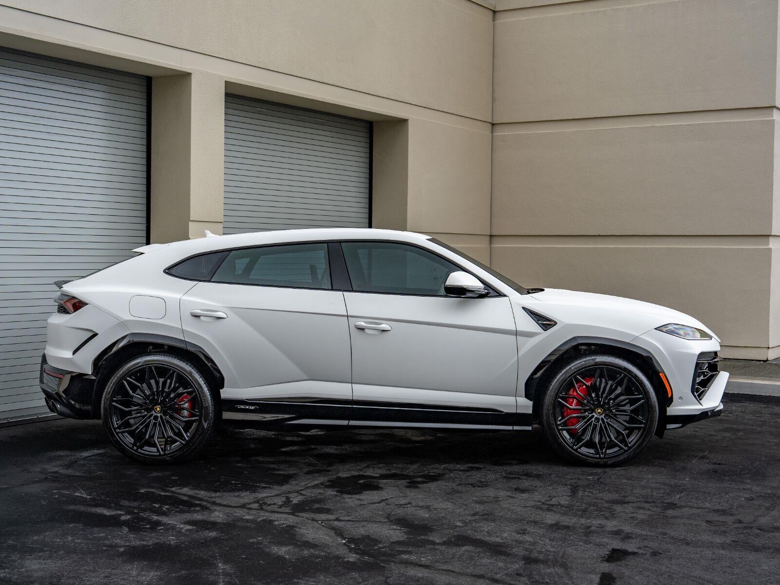 2025 Lamborghini Urus SE