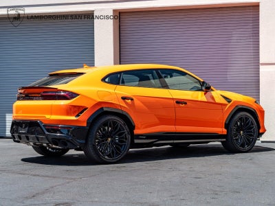 2025 Lamborghini Urus SE