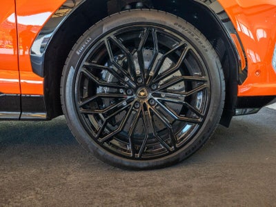 2025 Lamborghini Urus SE