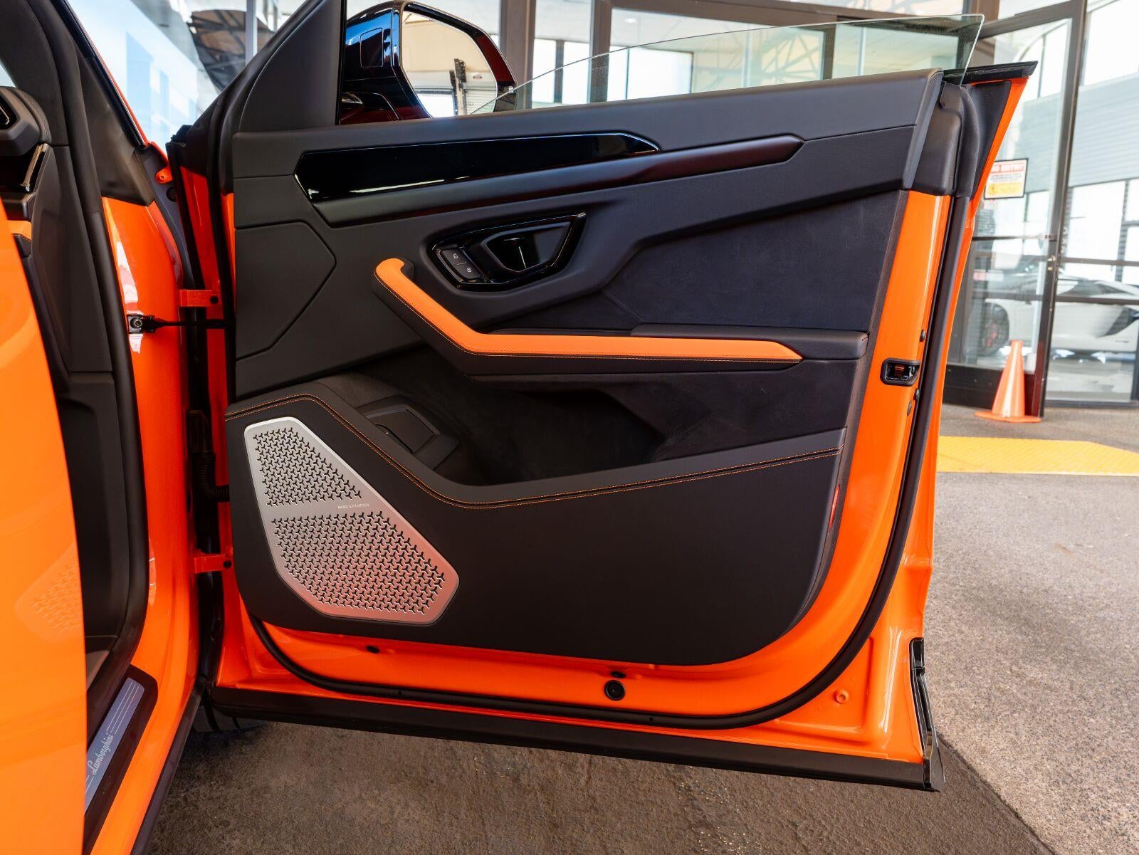 2025 Lamborghini Urus SE