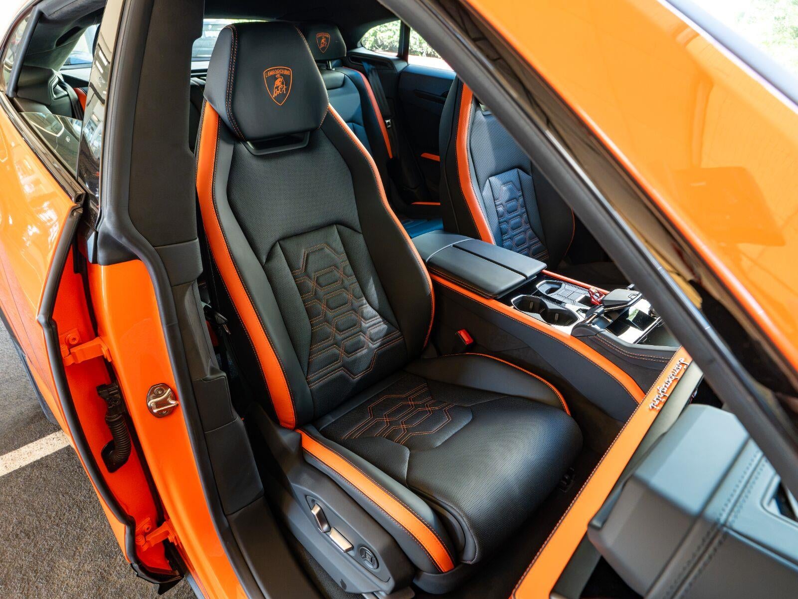 2025 Lamborghini Urus SE