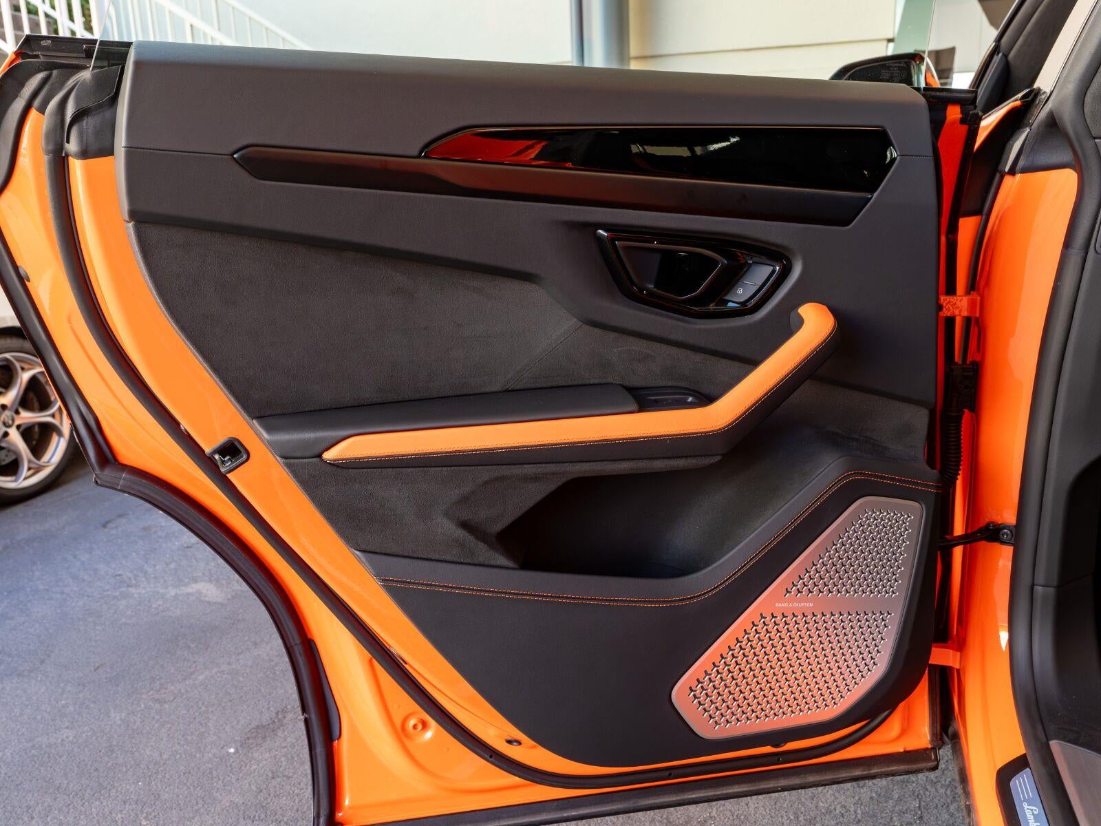 2025 Lamborghini Urus SE