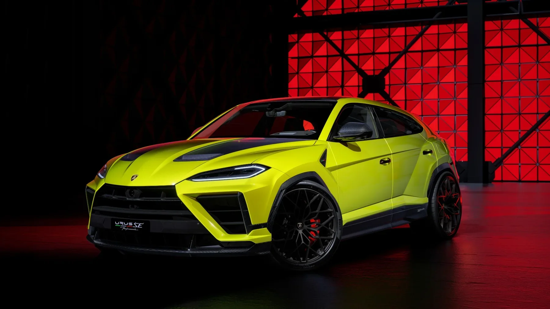 Lamborghini Urus SE Performante front three-quarter exterior view