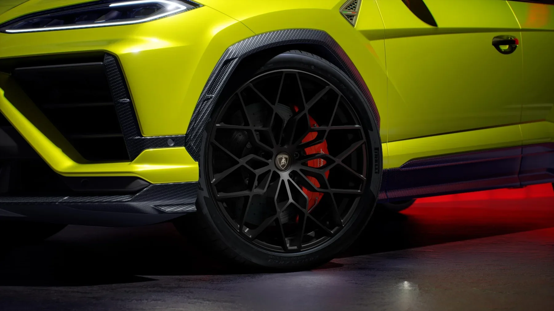 Lamborghini Urus SE Performante front wheel and brake detail
