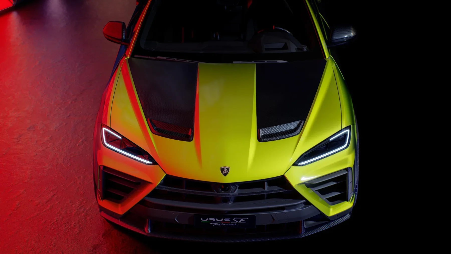 Lamborghini Urus SE Performante carbon fiber hood and front exterior detail