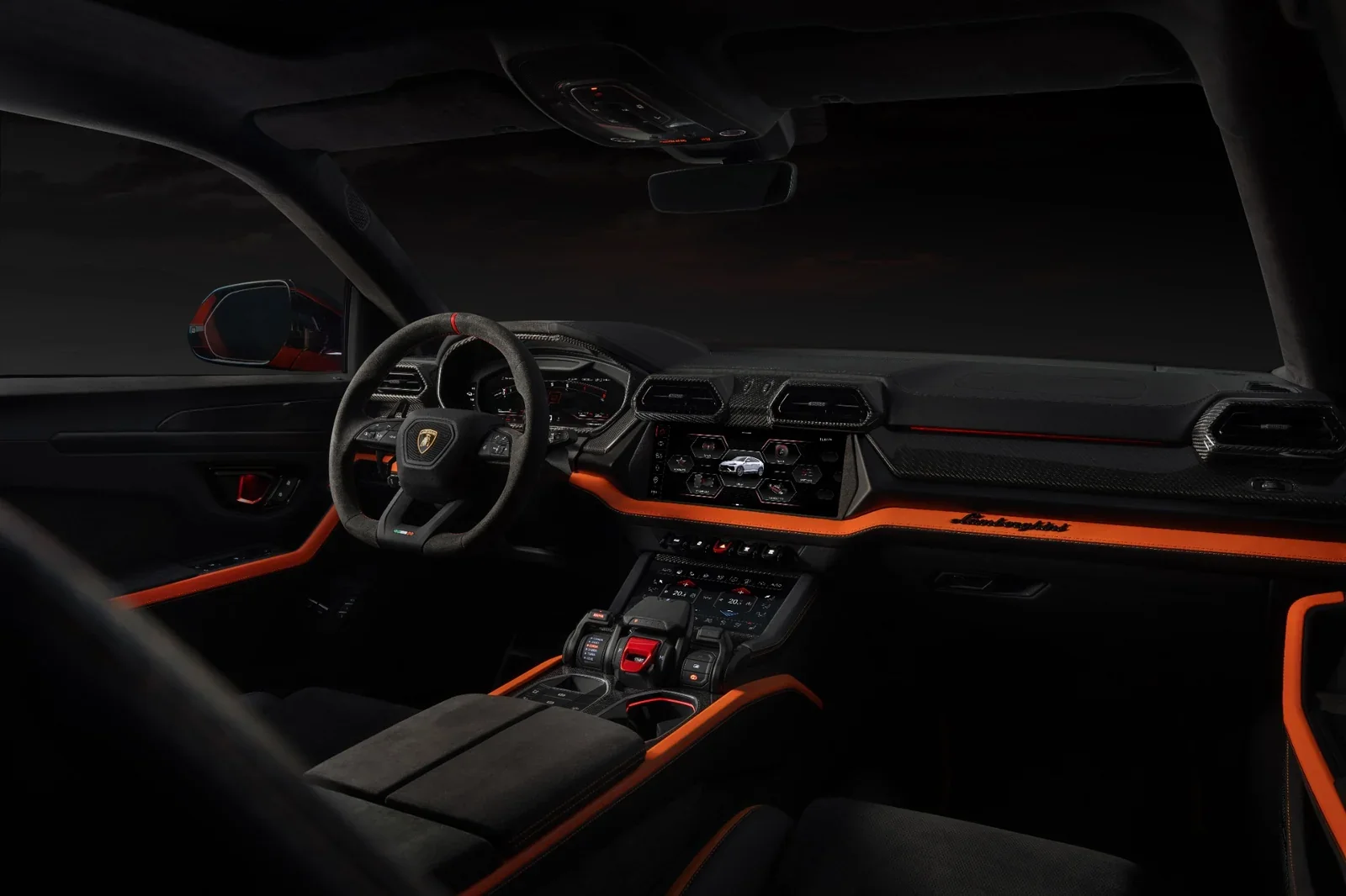 Lamborghini Urus SE interior dashboard and front cabin